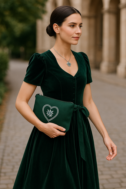 Wiesn Capsule - Clutch/ Crossbody Bag Dunkelgrün - WOOVE