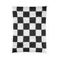 Design Comforter – stilvolle Tagesdecke mit weichem Griff - Black & White Chess - WOOVE