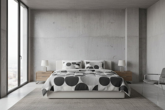 Design Comforter – stilvolle Tagesdecke mit weichem Griff - Silver Dots - WOOVE