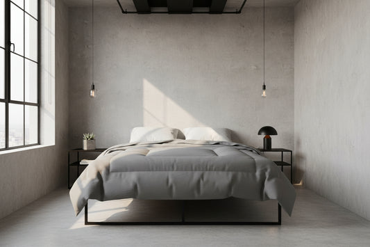 Design Comforter – stilvolle Tagesdecke mit weichem Griff - Anthracite - WOOVE