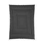 Design Comforter – stilvolle Tagesdecke mit weichem Griff - Black - WOOVE