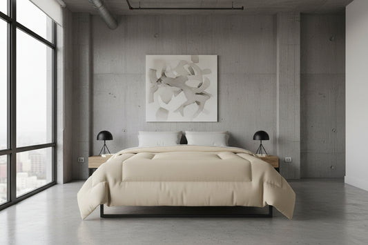 Design Comforter – stilvolle Tagesdecke mit weichem Griff - Light Cappuccino - WOOVE