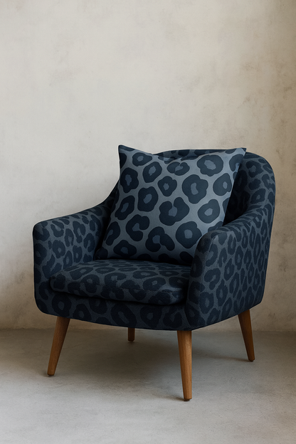 NOA.HOME. / Bold Leopard Azure / Print-Kissenbezug incl. Füllung - WOOVE