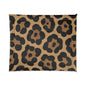 Design Comforter – stilvolle Tagesdecke mit weichem Griff - Bold Leopard Brown - WOOVE