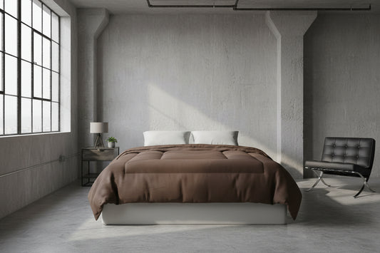 Design Comforter – stilvolle Tagesdecke mit weichem Griff - Chocolate - WOOVE
