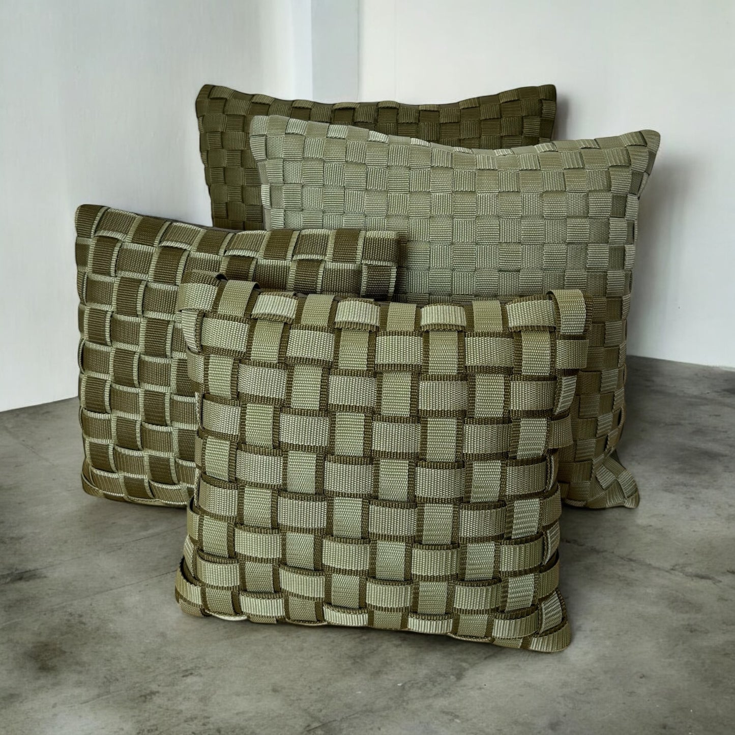 04 LIGHT MOSS1 Light Olive &amp; Olive l Cushion cover