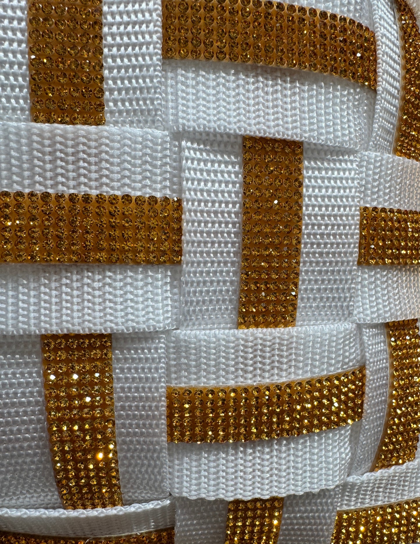 01 SNOW DELUXE White with Rhinestones in Gold l Pillowcase