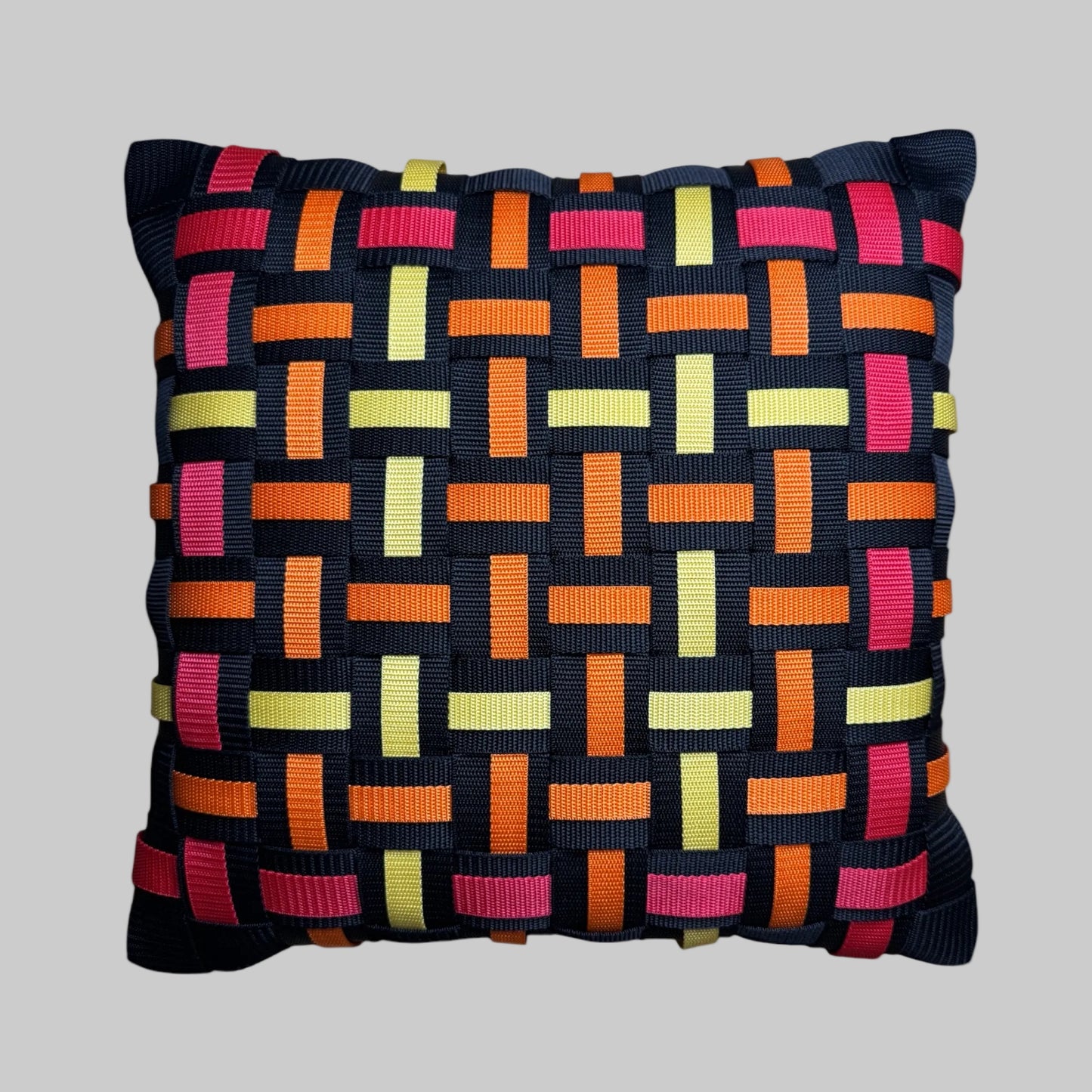 NEON GRID BLAZE Neonmix l Kissenbezug - WOOVE