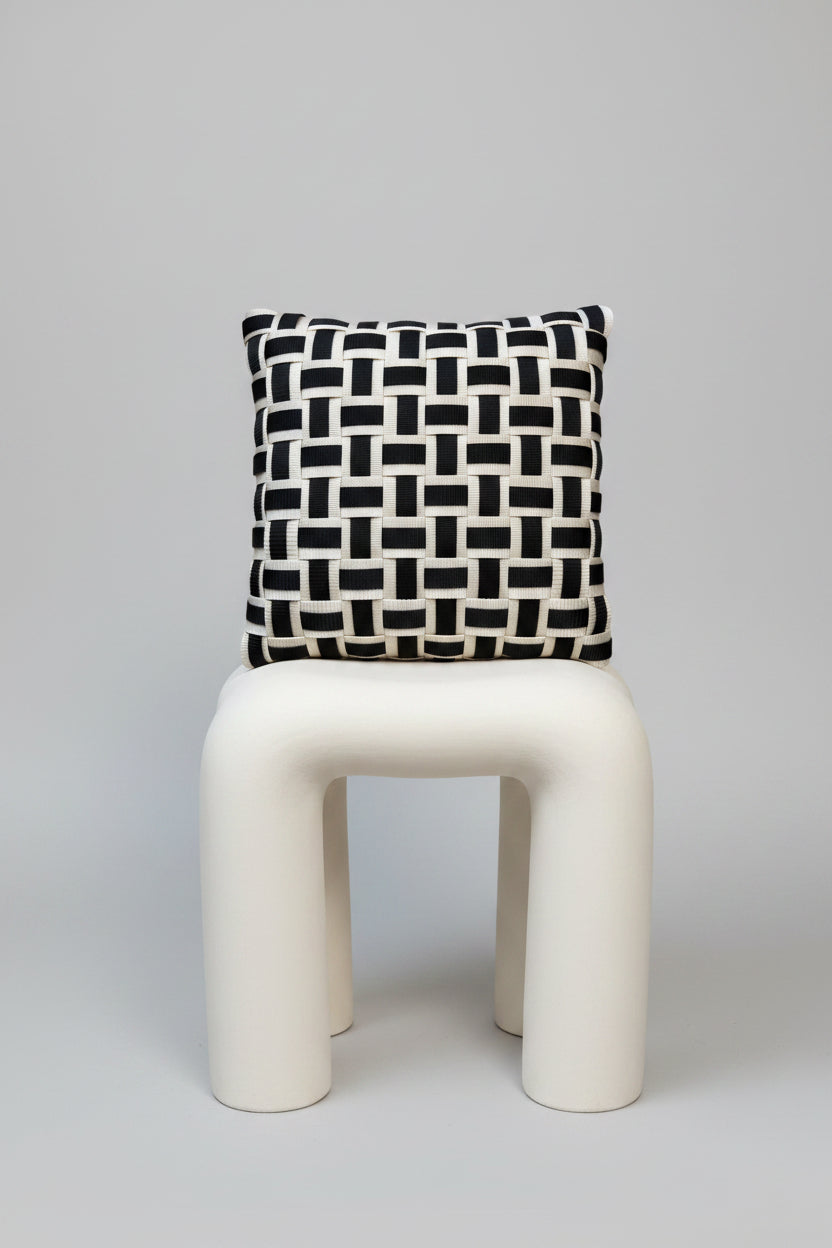03 BEIGE GRID Beige &amp; Sand l Cushion cover