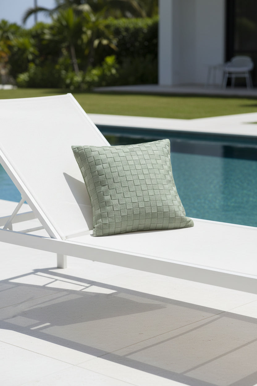 Olea - Handgewebtes Design-Kissen / Light Olive